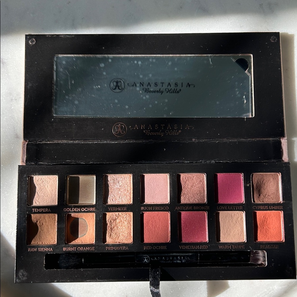 ABH Modern Renaissance eyeshadow palette
